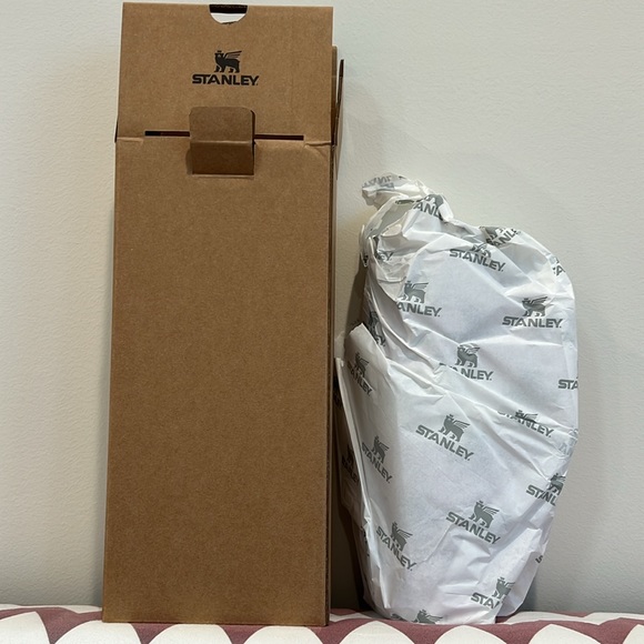 Stanley 30 oz Stainless Steel H2.0 FlowState Quencher Tumbler Fuchsia Pink - Picture 7 of 15